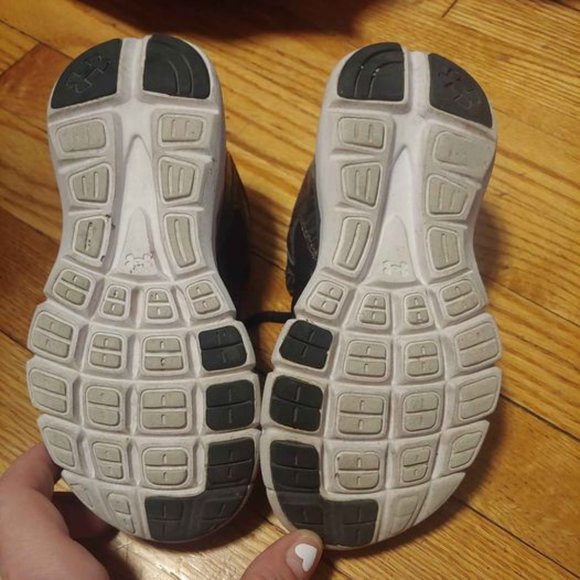 Under Armour Sneakers Boy's Size 11 - Picture 4 of 6